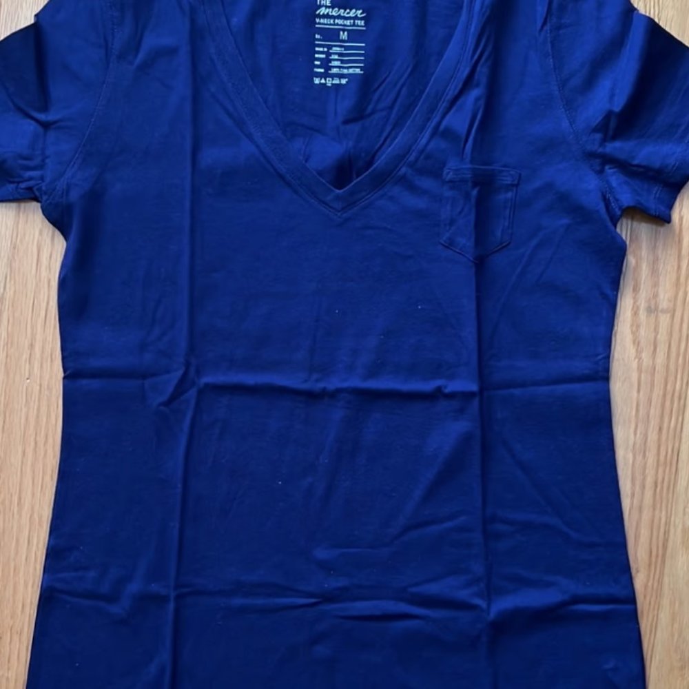 Gap the Mercer V neck pocket tee M
